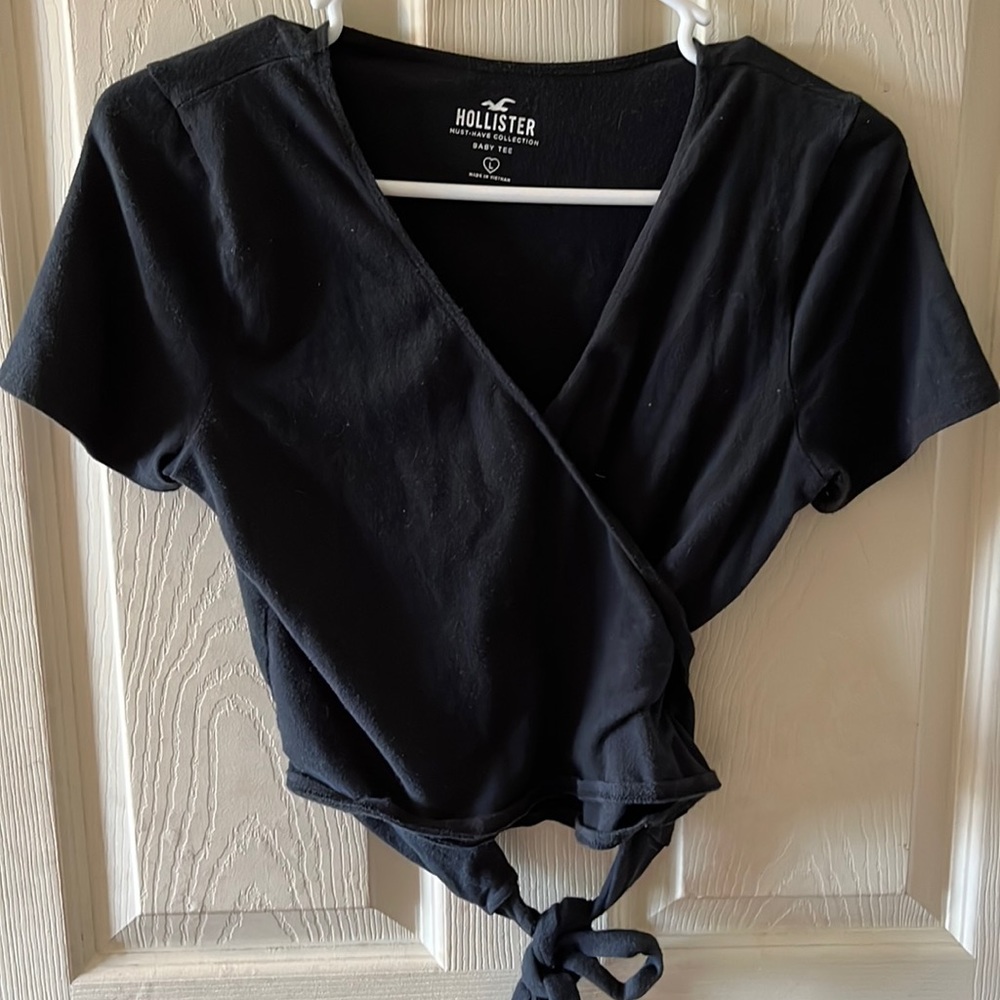 Hollister wrap baby tee